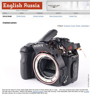 The English Russia website digs deep into the innards of a crushed Sony Alpha dSLR 
